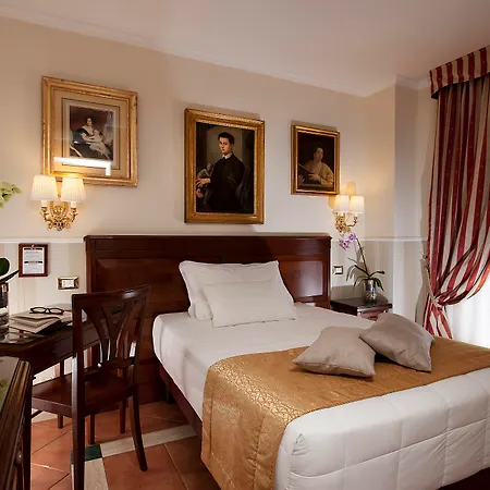فندق ديس آرتيستيز 3*