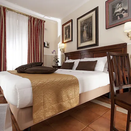 Des Artistes Отель 3*