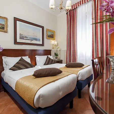 Отель Des Artistes 3*