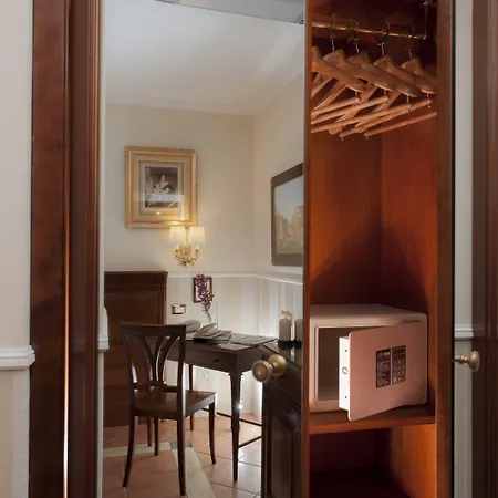 Des Artistes 3* Рим