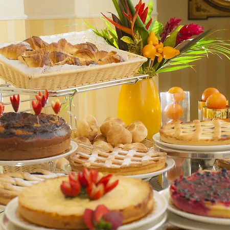 Отель Des Artistes