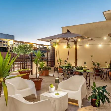 Hotel Des Artistes 3*