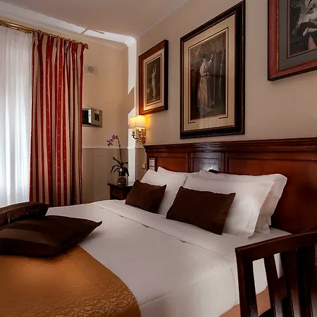 Hotel Des Artistes 3*